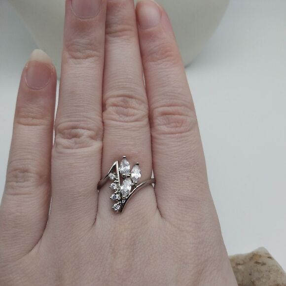 Brilliant cut sparkle crystal ring‎ size 6 - Picture 4 of 5